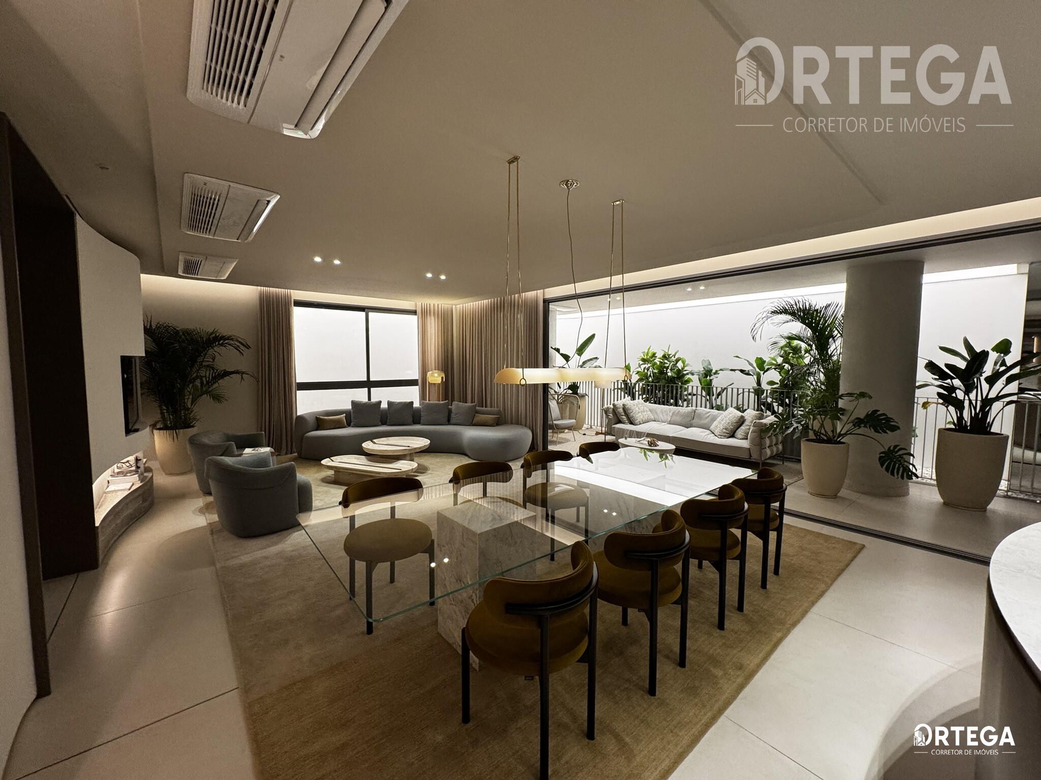 Apartamento com 03 suítes em Maringá-PR. Zona 03